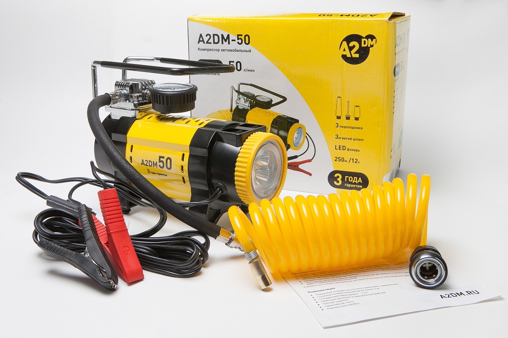 Компрессор A2DM 50, 12В/16А, 10Атм, 250Вт, 50л/мин, съемный шланг 3м, от АКБ, переходники 3 шт, сумка. - изображение товара